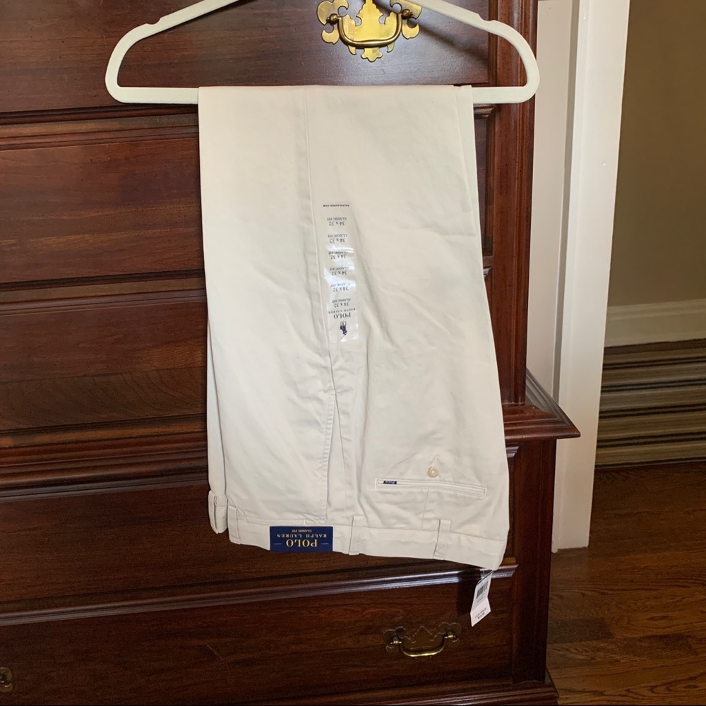NWT classic fit men’s khaki pants